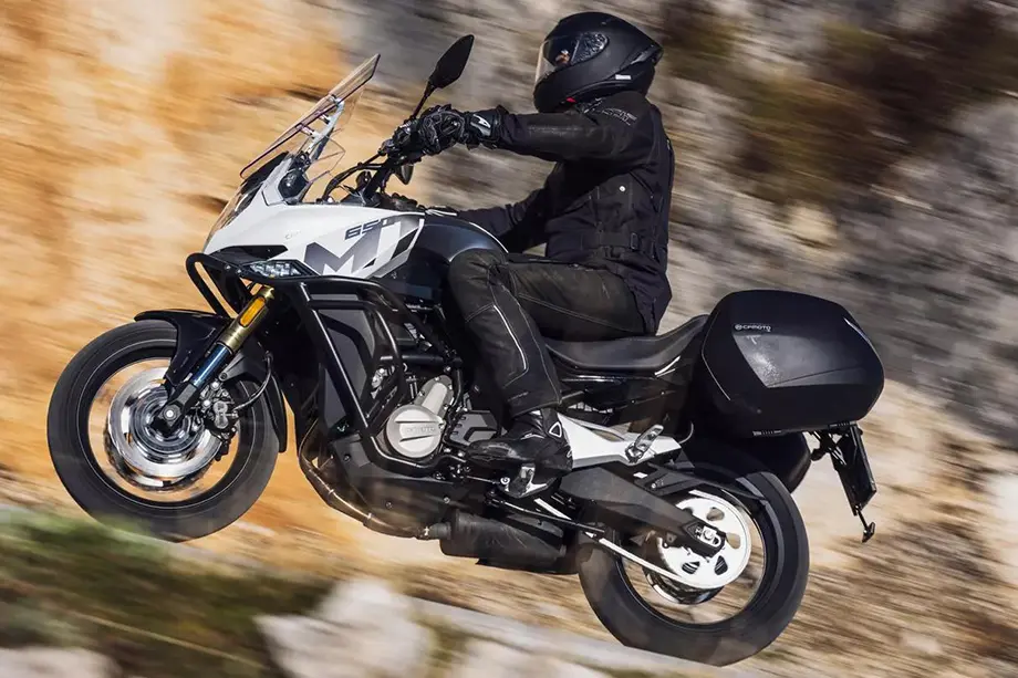 CFMOTO 650 MT - Imagen 4