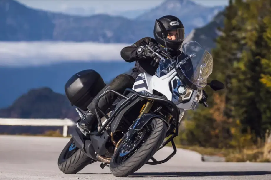 CFMOTO 650 MT - Imagen 5