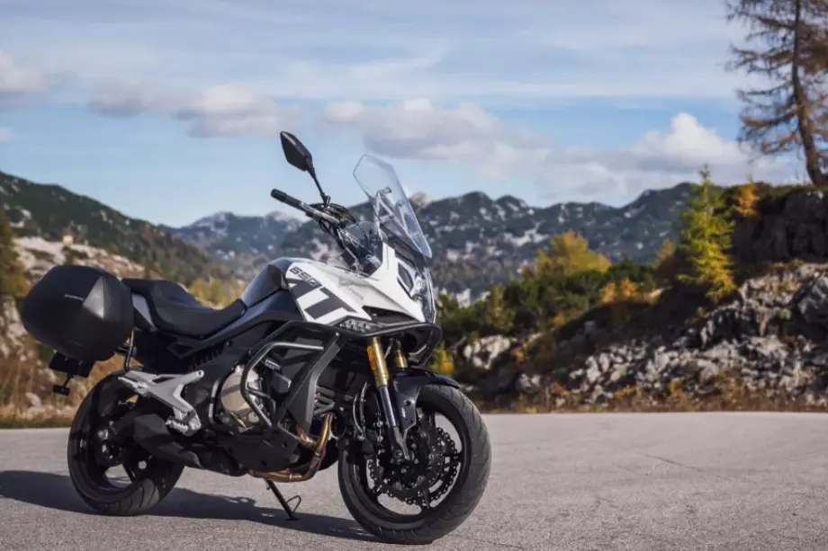 CFMoto 650 MT
