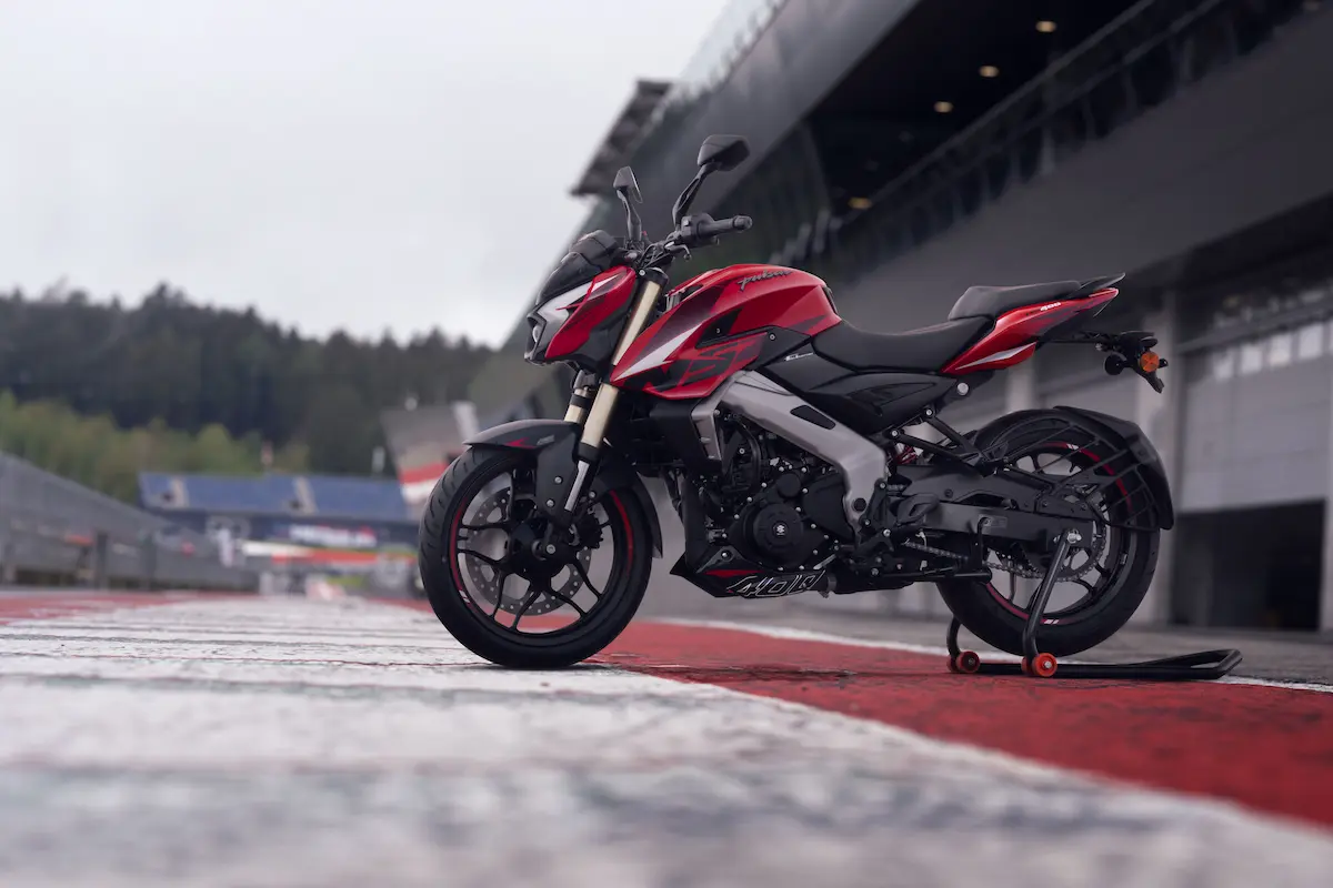 Aquí está la nueva Pulsar NS400Z