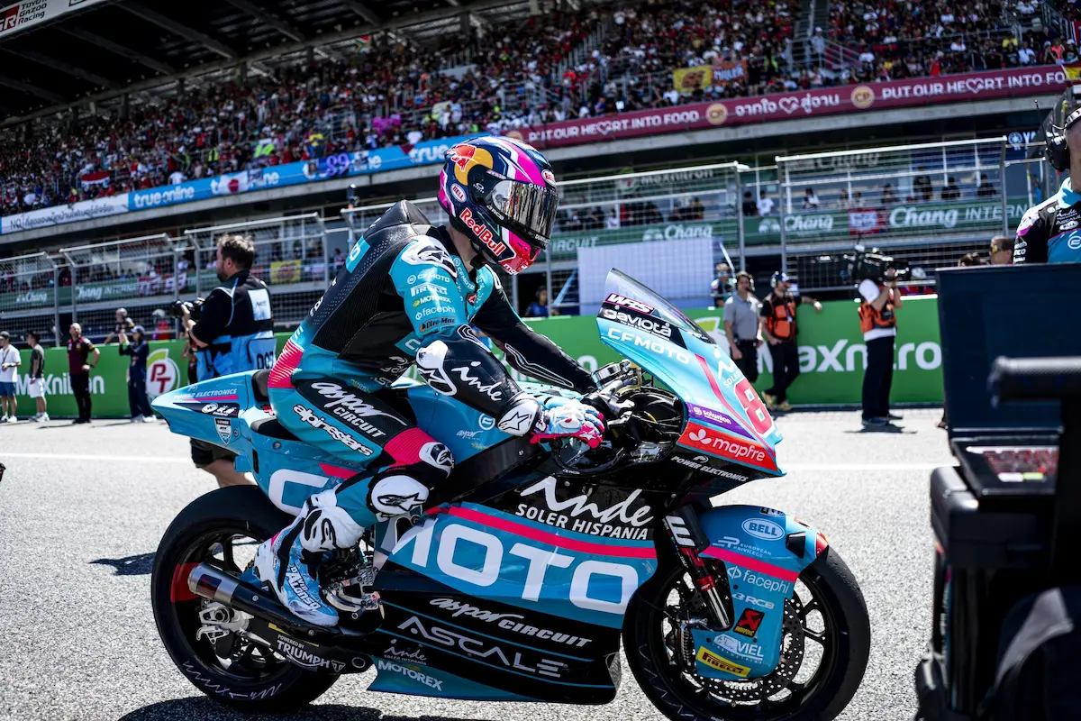 David Alonso sobrevive a caída múltiple en Moto2