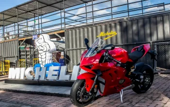 Presentación de las Michelin Anakee Road, Power 6 y Power GP 2